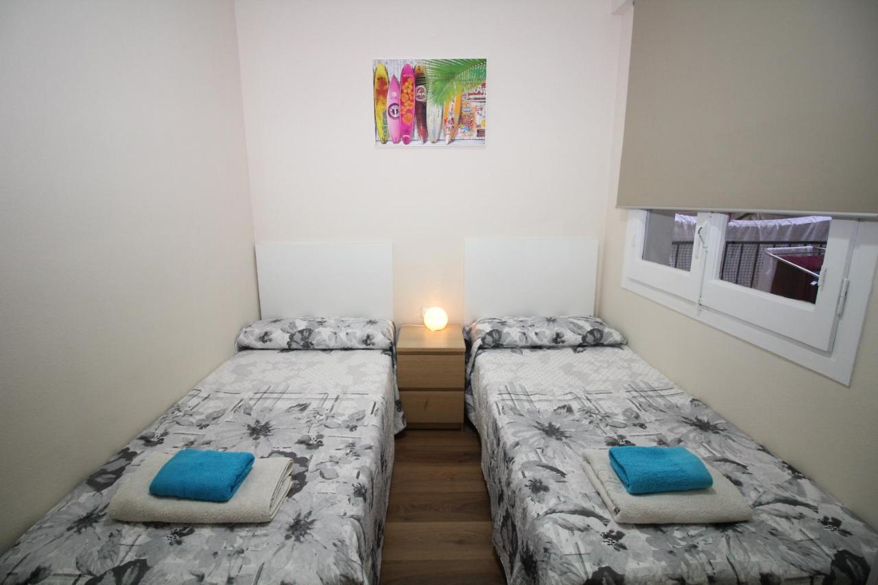 Urgel Habitaciones バルセロナ エクステリア 写真