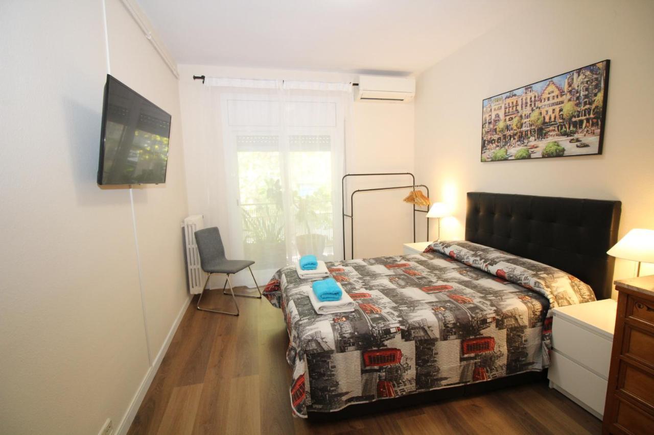 Urgel Habitaciones バルセロナ エクステリア 写真