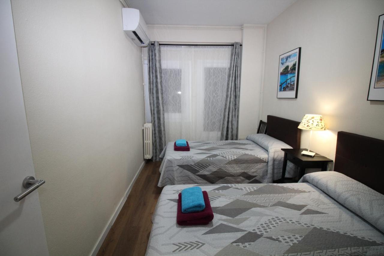 Urgel Habitaciones バルセロナ エクステリア 写真